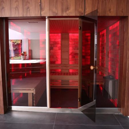 Palace Hotel & Spa Titova Mitrovica Екстериор снимка