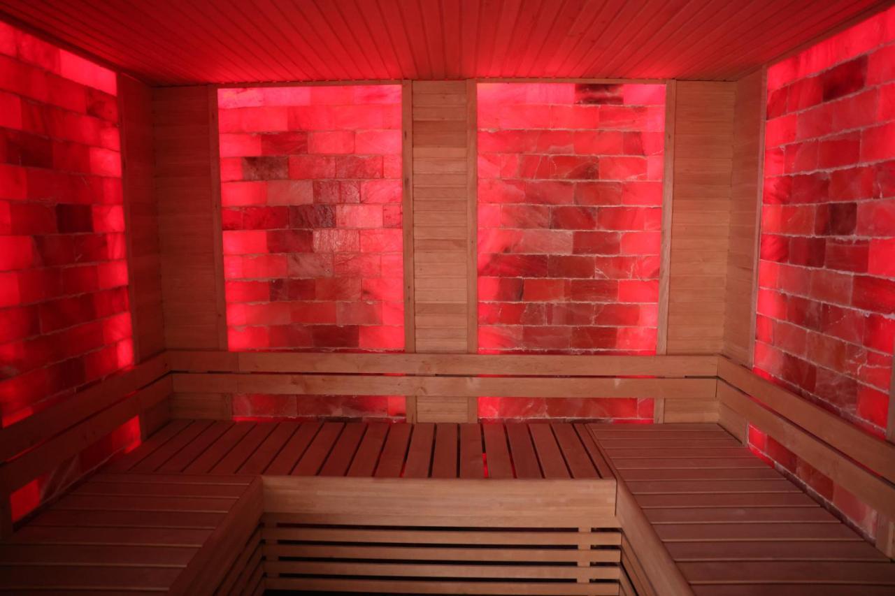 Palace Hotel & Spa Titova Mitrovica Екстериор снимка