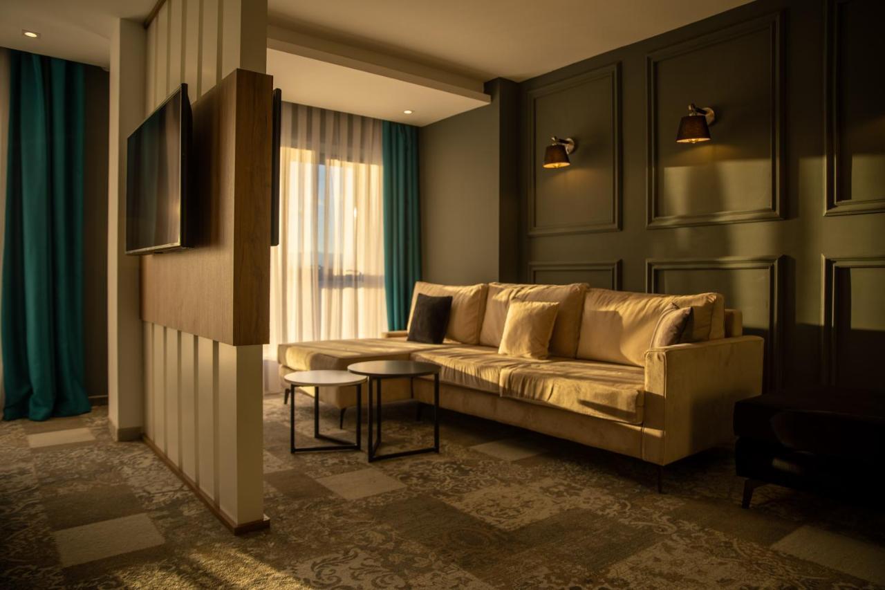 Palace Hotel & Spa Titova Mitrovica Екстериор снимка